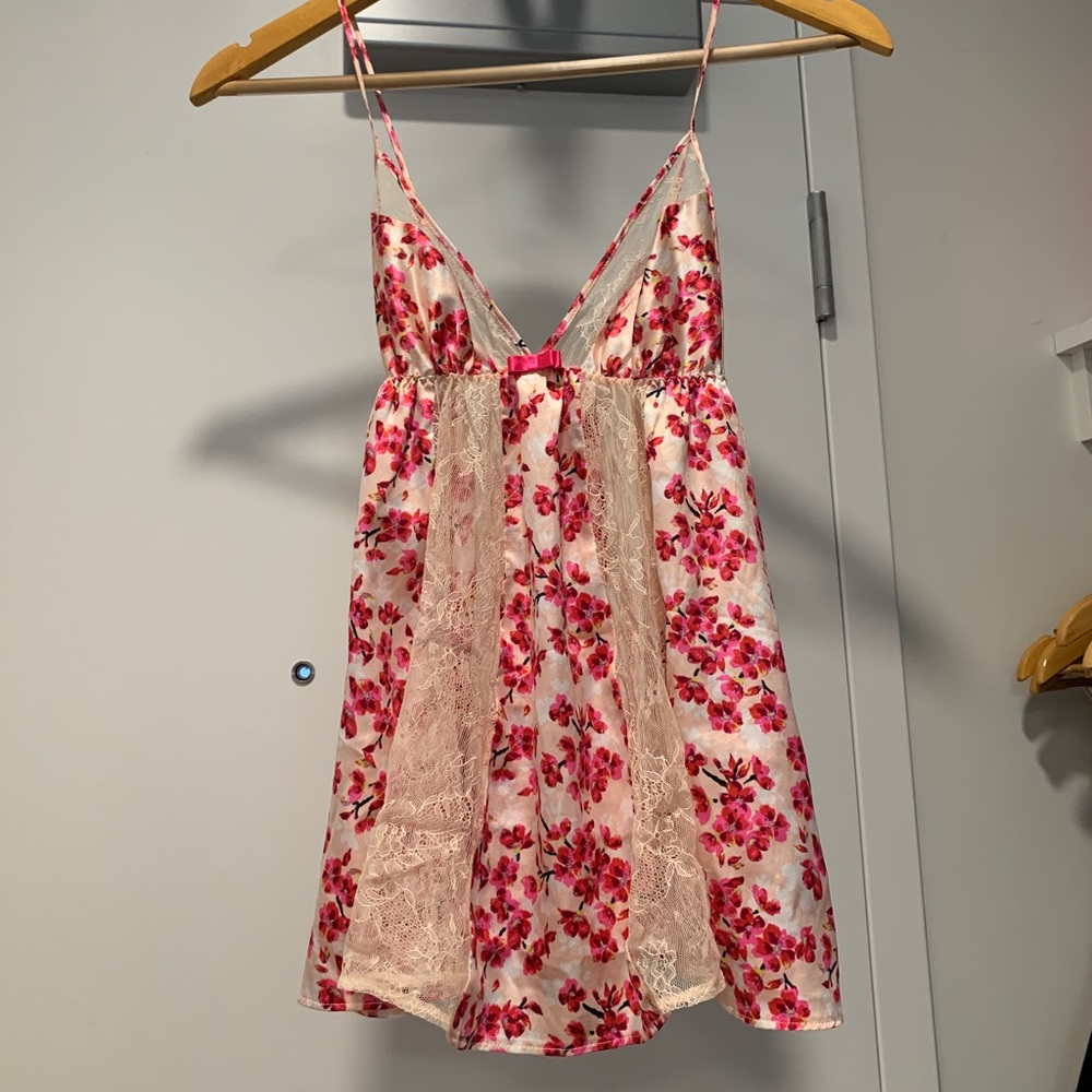 Never worn - Victoria’s Secret baby doll slip cami